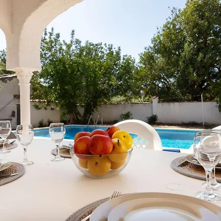빌라 Rustical Mont Roig By Interhome *